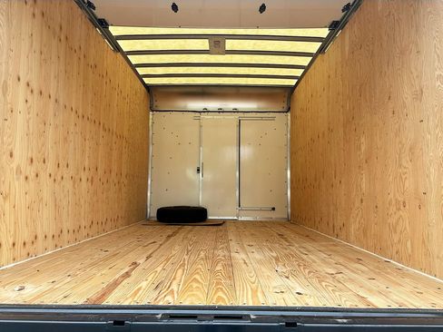 Used 2024 Mercedes-Benz Sprinter 4500 image 10