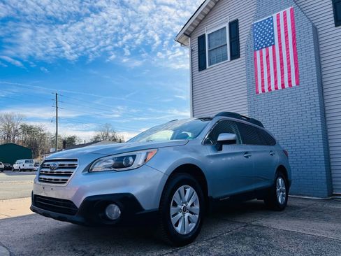 Used 2017 Subaru Outback 2.5i Premium w/ Popular Package #1 image 2