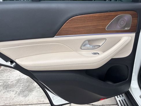 Used 2022 Mercedes-Benz GLE 350 4MATIC w/ Premium Package image 18