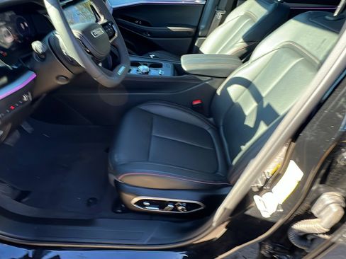 Used 2024 Jeep Wagoneer Launch Edition image 15