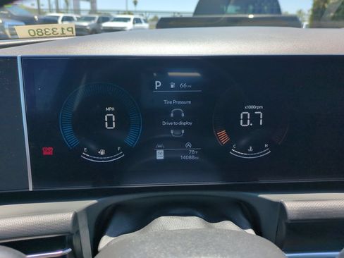 Used 2025 Hyundai Tucson SEL FWD image 11