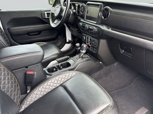 Used 2021 Jeep Gladiator Overland AWD/4WD image 34