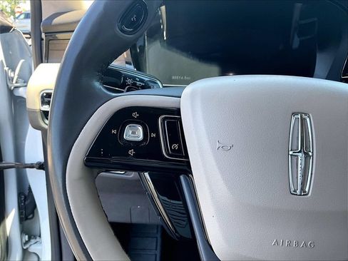 Used 2022 Lincoln Corsair Reserve AWD/4WD image 18