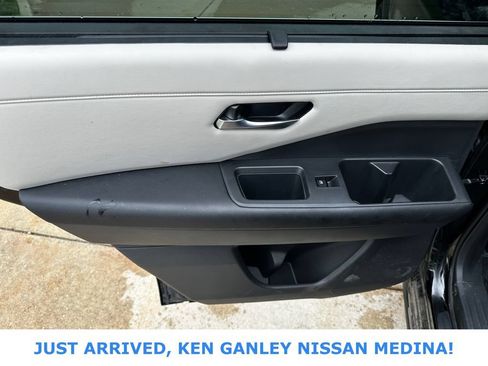 Certified 2023 Nissan Pathfinder SL w/ SL Premium Package AWD/4WD image 17