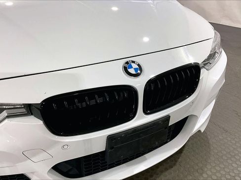 Used 2018 BMW 330i xDrive Sedan w/ M Sport Package image 31