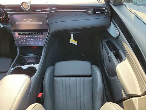 New 2025 Maserati Grecale Modena image 16