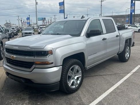 Used 2018 Chevrolet Silverado 1500 Custom w/ Custom Value Package AWD/4WD image 1