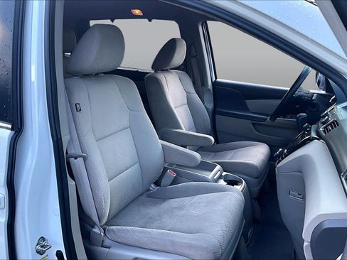 Used 2016 Honda Odyssey EX image 9