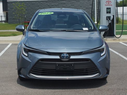 Used 2025 Toyota Corolla XLE FWD image 25