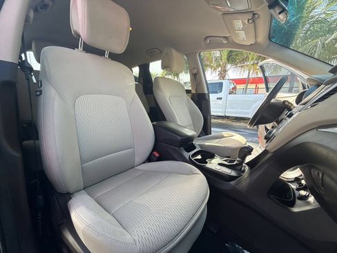 Used 2017 Hyundai Santa Fe Sport FWD image 19