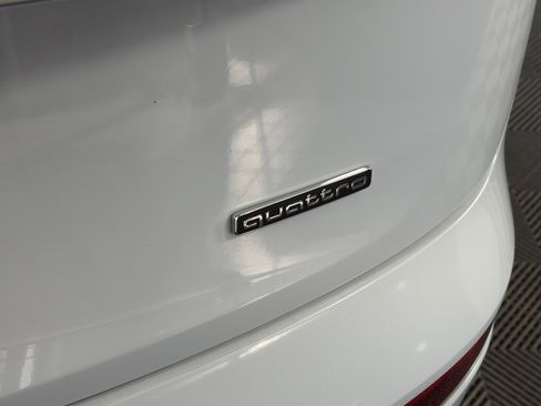 Certified 2024 Audi Q5 e Premium image 16