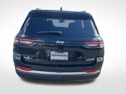 Used 2025 Jeep Grand Cherokee Limited AWD/4WD image 4