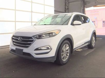 Used 2017 Hyundai Tucson SE w/ SE Popular Package 02