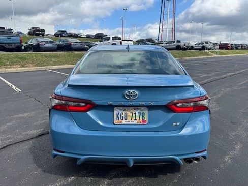 Used 2024 Toyota Camry SE image 4
