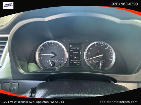 Used 2018 Toyota Highlander XLE AWD/4WD image 19