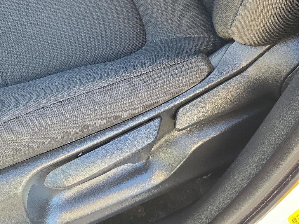 Used 2024 Toyota Corolla Cross LE FWD image 38