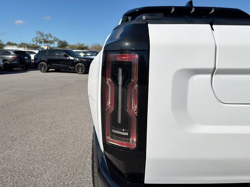 Used 2022 GMC Hummer EV Edition 1 w/ LPO, Illumination Package image 10