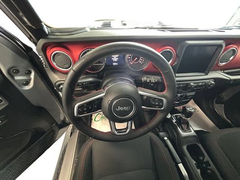 Used 2018 Jeep Wrangler Unlimited Rubicon AWD/4WD image 13