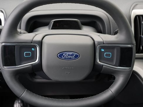 Used 2025 Ford Expedition Active AWD/4WD image 23
