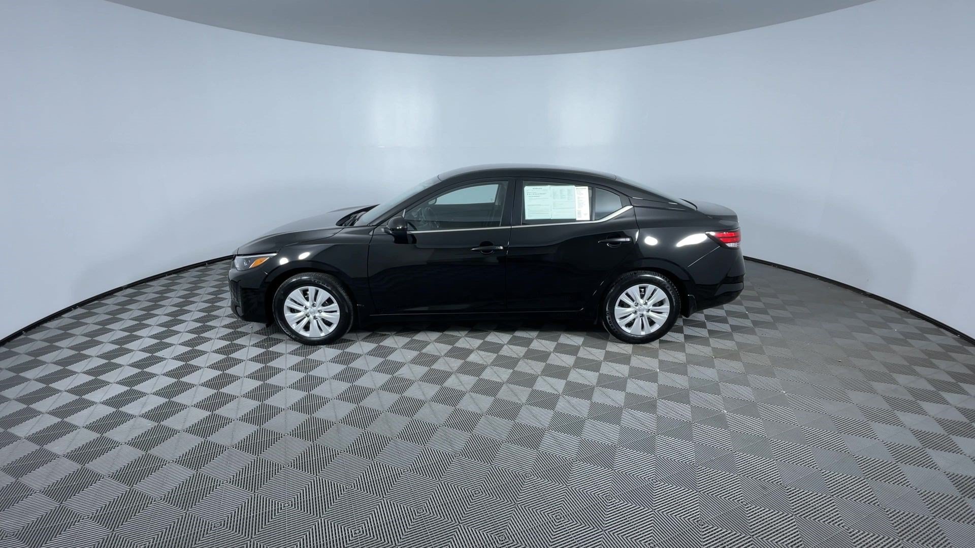 Certified 2025 Nissan Sentra S FWD image 5