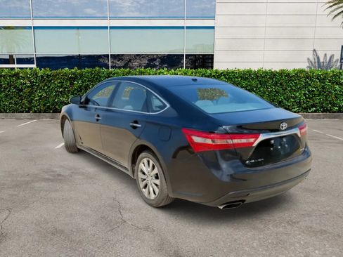 Used 2016 Toyota Avalon XLE FWD image 2