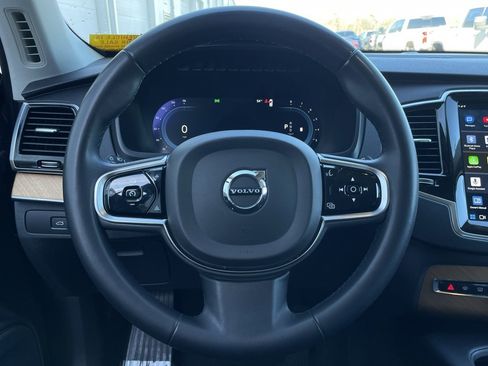 Used 2023 Volvo XC90 B6 Plus image 16