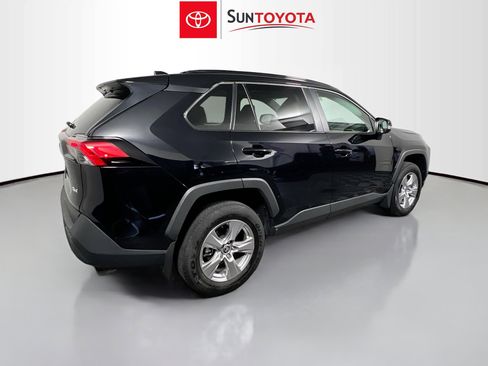 Used 2025 Toyota RAV4 XLE w/ Convenience Package FWD image 4