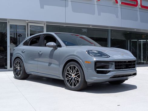 New 2026 Porsche Cayenne Coupe AWD/4WD image 7