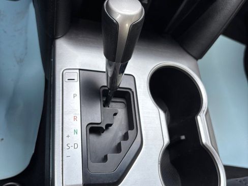 Used 2014 Toyota Camry SE image 17