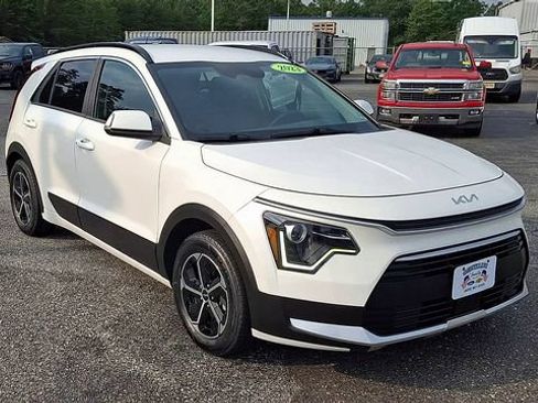 Used 2023 Kia Niro EX FWD image 2