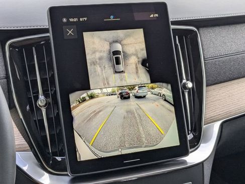 Certified 2025 Volvo XC90 T8 Plus w/ Protection Package Premier image 28