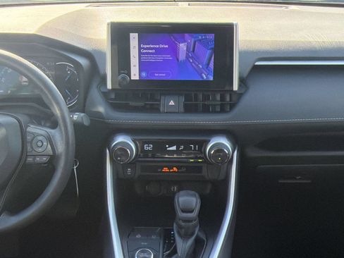 Used 2025 Toyota RAV4 LE AWD/4WD image 19