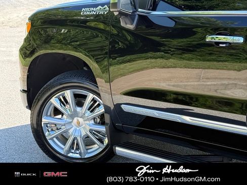 Certified 2025 Chevrolet Silverado 1500 High Country w/ High Country Premium Package AWD/4WD image 10