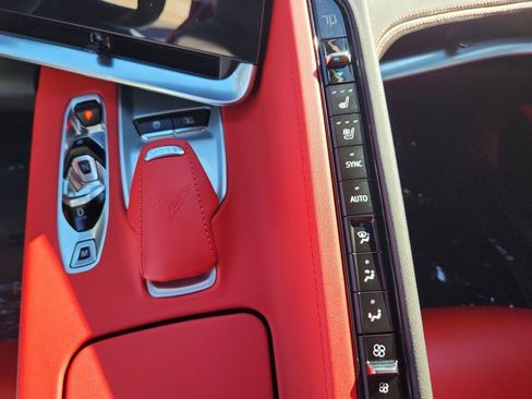 Used 2021 Chevrolet Corvette Stingray Preferred Cpe w/ Chrome Exterior Badge Package image 15