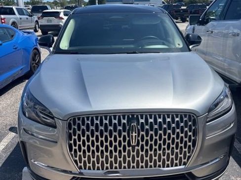 Used 2023 Lincoln Corsair FWD w/ Equipment Group 102A image 2