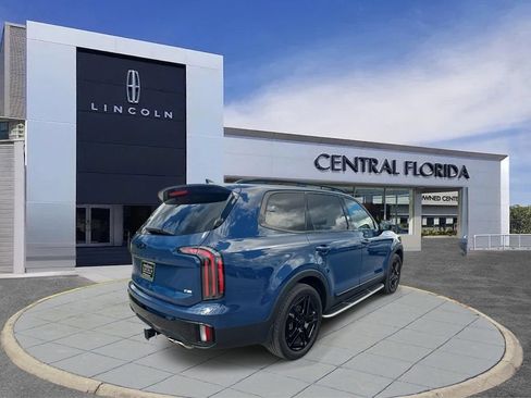 Used 2025 Kia Telluride EX X-Line AWD/4WD image 3