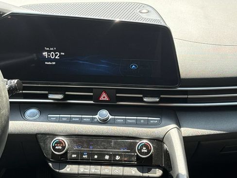Used 2023 Hyundai Elantra SEL w/ Convenience Package FWD image 11