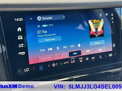 Used 2025 Lincoln Navigator L Reserve image 28