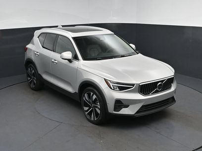 Used 2025 Volvo XC40 B5 Plus