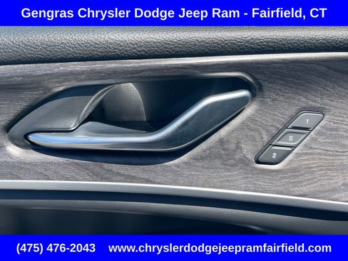Used 2024 Jeep Grand Cherokee Limited w/ Black Appearance Package AWD/4WD image 38
