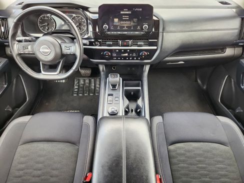 Used 2025 Nissan Pathfinder SV AWD/4WD image 25