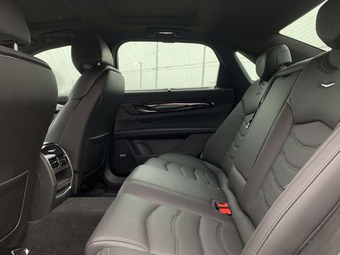 Used 2018 Cadillac CT6 Luxury image 32