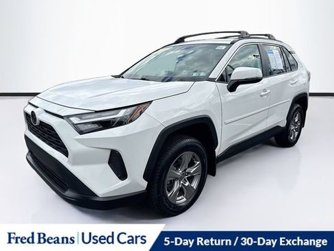 Used 2023 Toyota RAV4 XLE AWD/4WD image 3