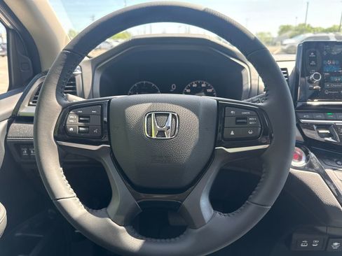 New 2026 Honda Odyssey Touring image 13
