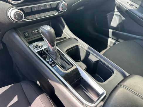 Used 2024 Nissan Sentra SV FWD image 15