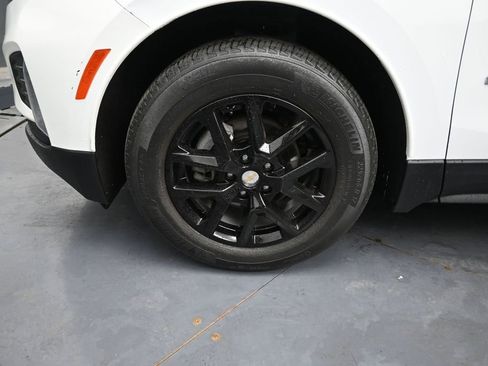 Used 2022 Chevrolet Equinox LT w/ LPO, Floor Liner Package FWD image 12