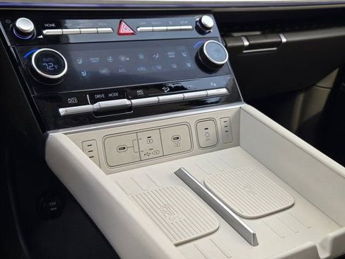 Certified 2025 Hyundai Santa Fe Calligraphy image 19