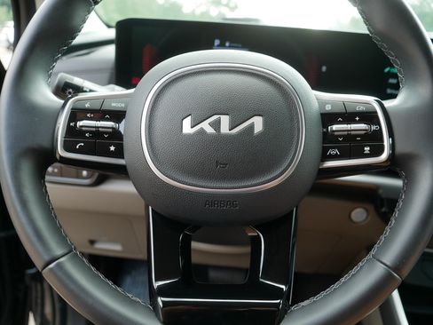 Certified 2026 Kia Carnival FWD image 25