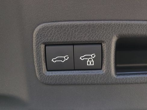 Used 2025 Subaru Solterra AWD/4WD image 11