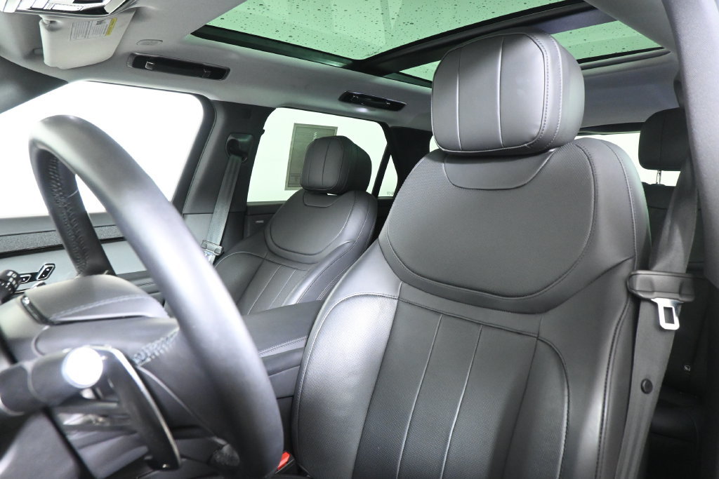 Used 2024 Land Rover Range Rover Sport SE AWD/4WD image 16